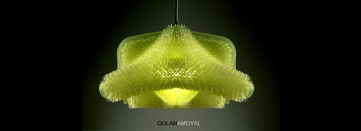 צילום פריט אמנות גוף תאורה על רקע שחור של המעצב התעשייתי גולן אמויאל