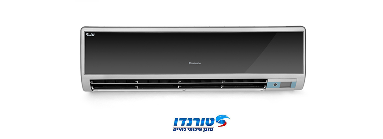 צילום מוצר מבריק עם השתקפויות - מזגן של חברת טורנדו על רקע לבן למודעת פרסומת