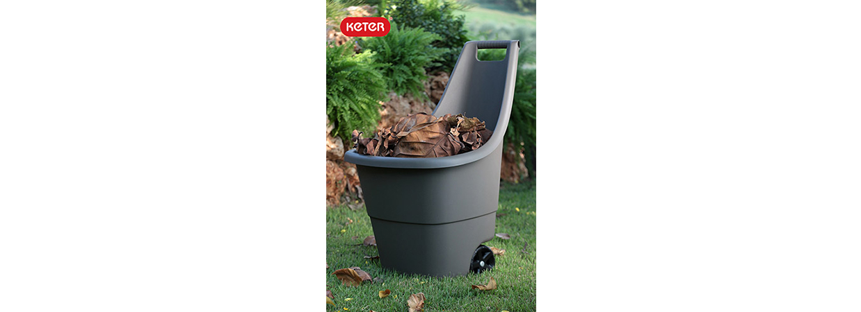 צילום אווירה בחוץ של מוצר - מריצה מפלסטיק לקטלוג של חברת כתר