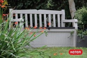 צילום טכני של ספסל פלסטיק עבור קטלוג של חברת כתר פלסטיק